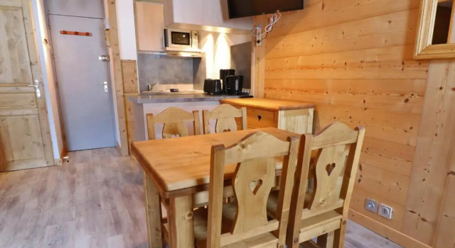Appartement Méribel, 1 pièce, 4 personnes - FR-1-182-203