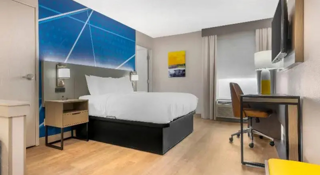 Четырёхместный люкс Comfort Inn & Suites Saint Louis Lafayette Square