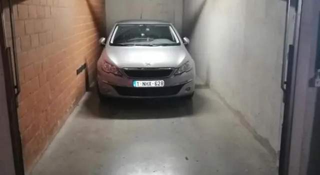 Marjolaine Zeezicht - Nieuwpoort-bad met GRATIS garagebox, Varaa Hotelli Hotellit Brussels pysäköinnillä, Pysäköinti