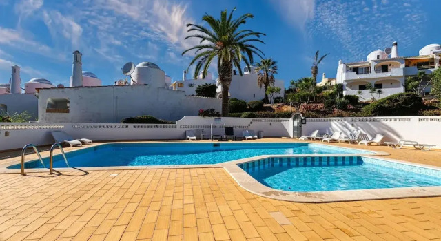 Коттедж 99 ADM Casa Mendes Fabulous Townhouse With Share