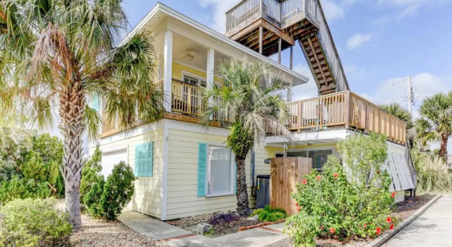Ocean 14, 4 Bedrooms, Ocean View, WIFI, Pet Friendly, Sleeps 13, Rezerwuj Hotel Hotele w Saint Augustine Area z parkingiem, Parking