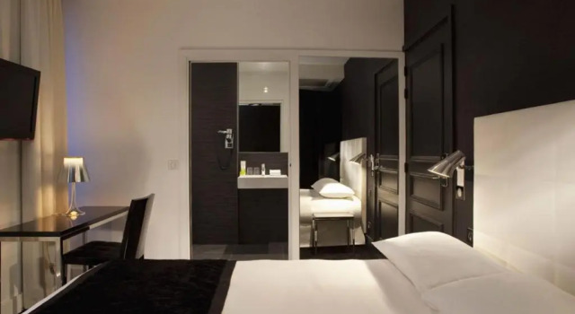 Двухместный номер Superior First Hotel Paris Tour Eiffel