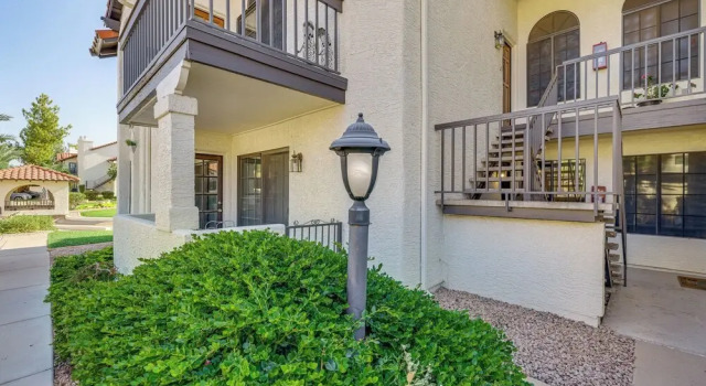 Quiet Condo w/ Pool Access, Near Arizona Boardwalk, Забронировать Апартаменты/квартира Отели Скотсдейл с парковкой, Парковка