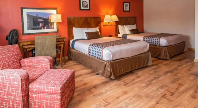 Четырёхместный номер Standard Flagstone Motel