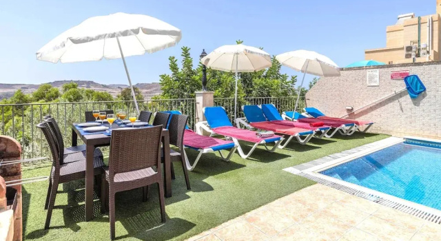 Вилла с балконом Ta Guljetta 4 Bedroom Villa With Private Pool