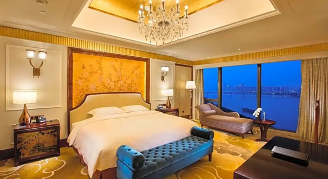 Номер Executive Hilton Wuhan Yangtze Riverside