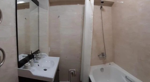 Ujutnye, trehkomnatnye apartamenty v rajone Arbata