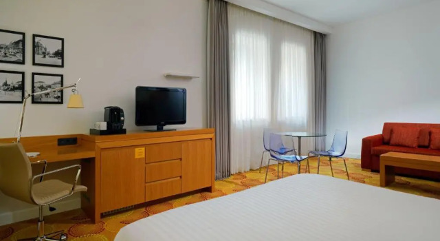 Полулюкс Courtyard by Marriott Budapest City Center