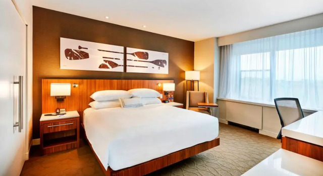 Люкс c 1 комнатой с балконом Delta Hotels by Marriott Dartmouth