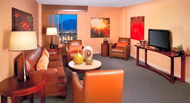 Двухместный полулюкс c 1 комнатой Sheraton Albuquerque Airport Hotel