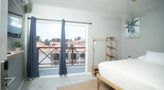Номер Deluxe Sandbar Beachfront Hotel & Hostel Restaurant