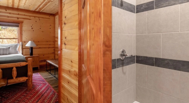Коттедж Sugarland by Avantstay Sleeps 28! Home Theatre! Two Hot Tubs! Indoor Pool! Incredible Views!