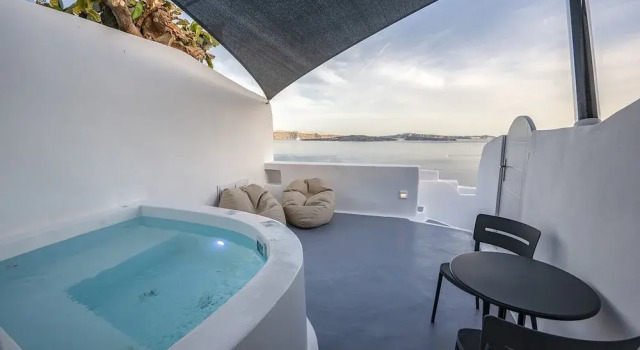 Люкс Deluxe Three Domes Oia - an Iconic Collection