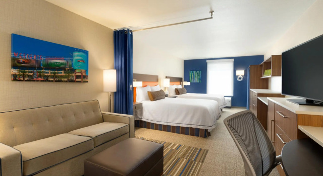Кровать в общем номере Home2 Suites By Hilton Glendale Westgate