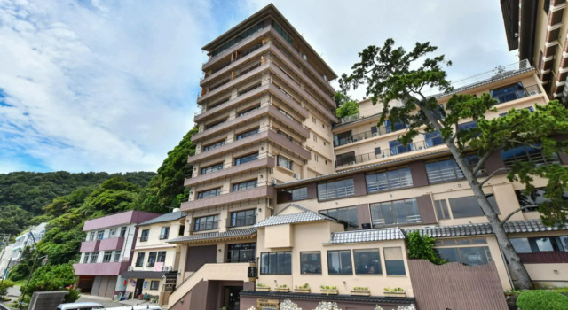 Hokkawa Onsen Hotel, Забронировать Отель Хигасиидзу 