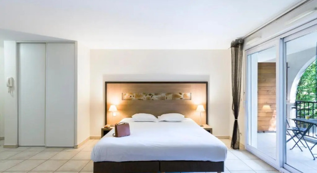 Студия Superior Appart'Hotel Garden & City Rousset