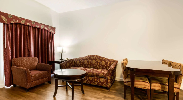 Двухместный люкс Econo Lodge Inn & Suites Lake Harmony - Pocono Mountains Area