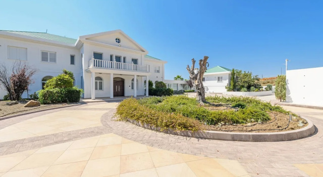 Villa Andriani, Rezervovat Vila Vily v Lemesos, Vila