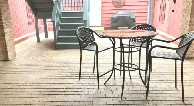 Коттедж Old Town-Gold Coast Amazing 3 br Home/ Free Parking/ Breakfast/ Backyard/ Walk Everywhere/ Pets OK