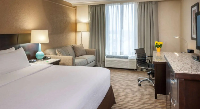 Holiday Inn Cleveland Strongsville Arpt, Book Hotel Strongsville Ohio
