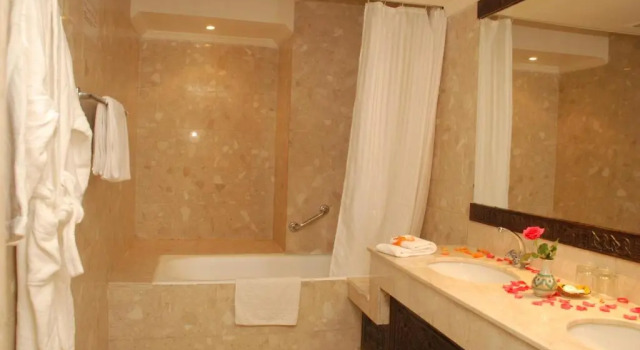 Люкс Oasis Hotel & Spa