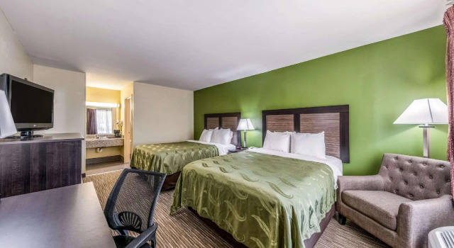 Четырёхместный люкс Quality Inn Gainesville