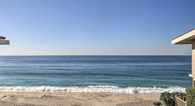 Coastal Carlsbad Home: 1 Mi to Beach & Downtown, Забронировать Дом для отпуска Виллы Карлсбад, рядом с New Village Arts Theatre, Вилла