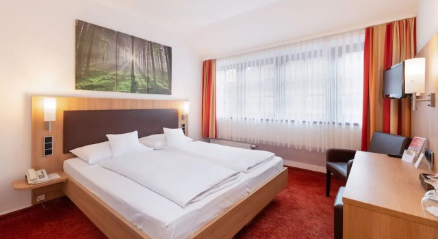 Landgasthof-Hotel Riesengebirge, Book Hotel Hoteller i Frankenhöhe med morgenmad, Morgenmad