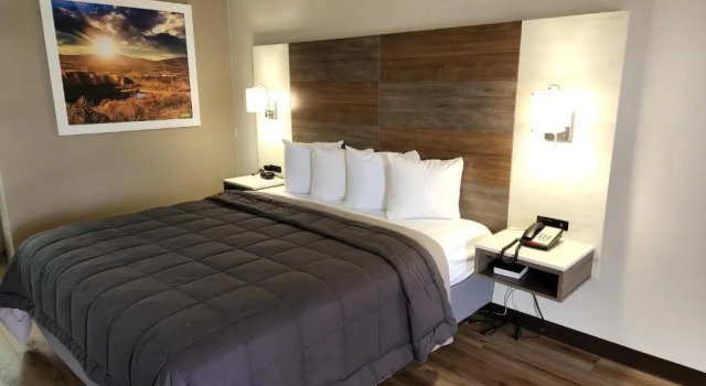 Двухместный номер Standard Days Inn by Wyndham Clemson