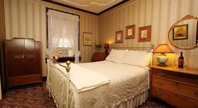 Номер Deluxe Historic National Hotel