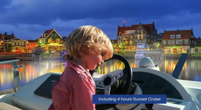 Luxe Yacht including SunSet Cruise