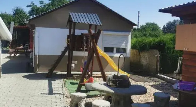 Edit Vendégház, Buchen Sie Hotel Tiszaújváros 