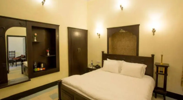 The Fateh Hotel by Le Pension Stays, Забронировать Отель Отели штата Раджастхана с парковкой, Парковка