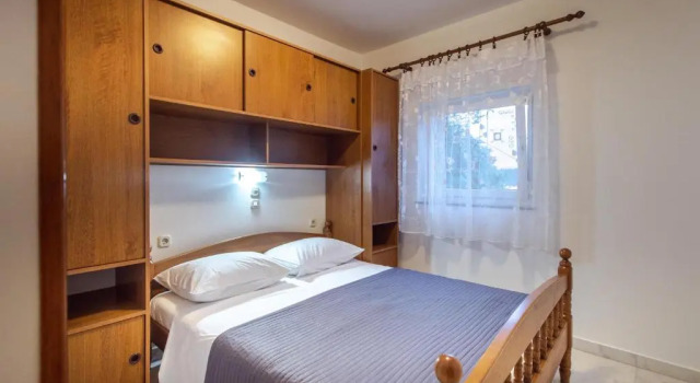 Apartments Bajcic, Varaa Huoneisto Hotellit Kvarner Islands uima-altaalla, Uima-allas