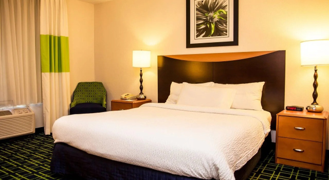 Fairfield Inn & Suites Fredericksburg, Забронировать Отель Фредериксберг Виргиния