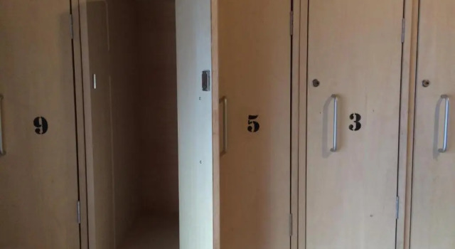 Кровать в общем номере Guest House Yasube