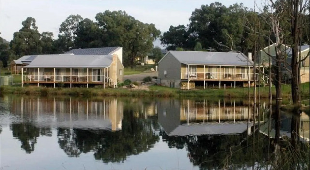 Люкс с видом на парк Starline Alpacas Farmstay Resort
