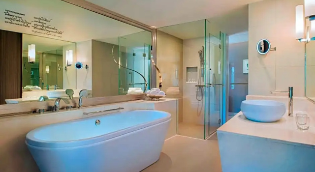 Двухместный номер Grande Deluxe с балконом и с видом на поле для гольфа Hilton Bangkok Suvarnabhumi Golf Resort & Spa