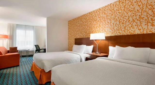 Четырёхместная студия Fairfield Inn & Suites by Marriott Smithfield