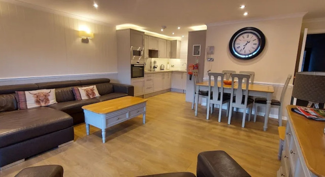 Loch Rannoch Highland Club Pine Marten Lodge 01, Buchen Sie Ferienwohnung Hotels in Schottland mit Parkplatz, Parkplätze