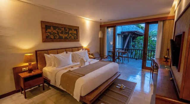 Люкс с балконом и с красивым видом из окна Purana Suite Ubud