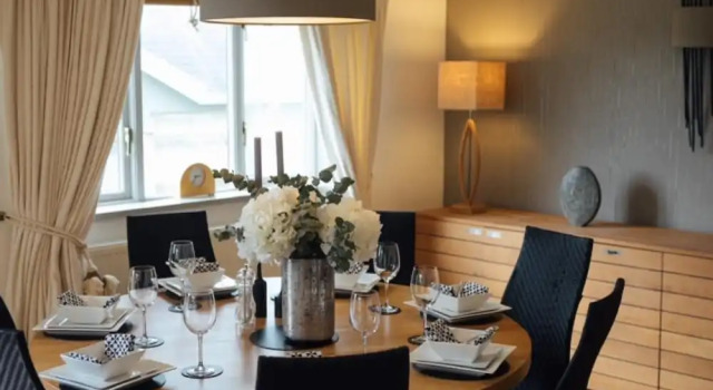 Коттедж Oaktree Lodge - Luxury Cottage, Hot Tub, Sea Views