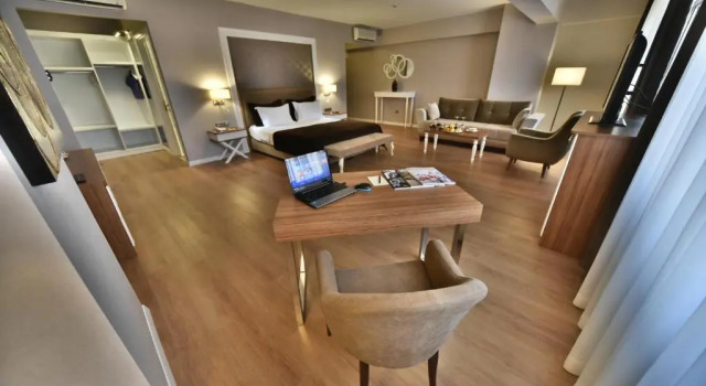 Люкс Executive North Point Hotel