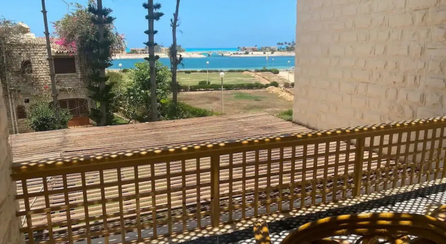 Sunny 4-Bedroom Townhouse Families Only, Boek Pension Hotels in North Coast met parkeren, Parkeren