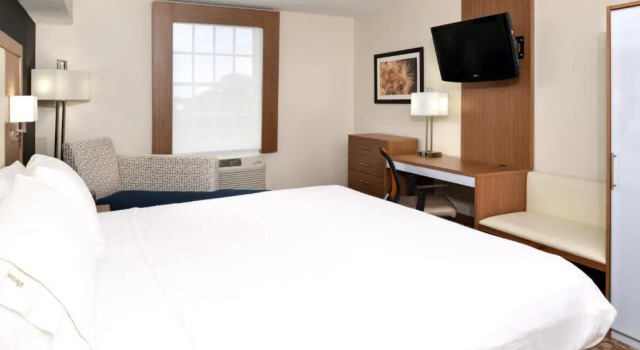 Номер Standard Holiday Inn Express Hotel & Suites Bonita Springs/Naples by IHG