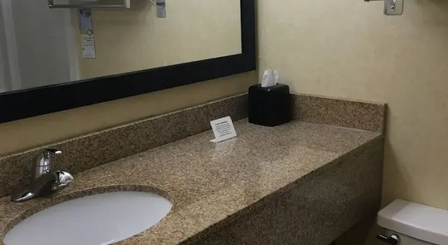 Четырёхместный номер Standard с балконом Seasider Motel