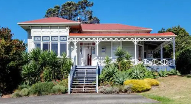 Crescent Villa, Rezerwuj Willa Hotele w Auckland Region z parkingiem, Parking