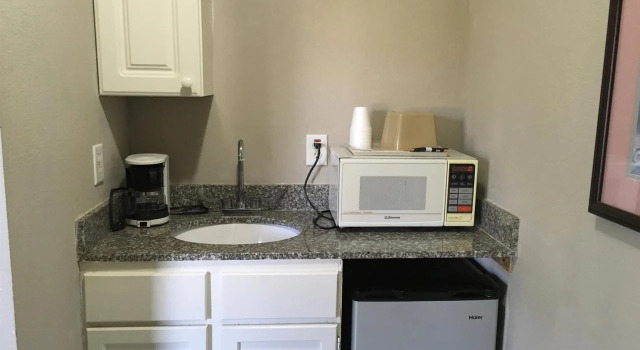 Americas Best Value Inn & Suites-Birmingham/Calera, Prenota Hotel Calera Alabama