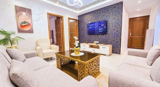 Апартаменты Elite Holiday Homes - Luxury & Centric Flat