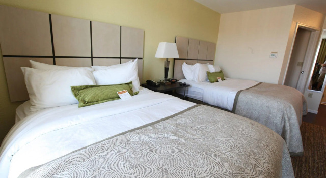 Четырёхместный люкс Candlewood Suites Saint Joseph